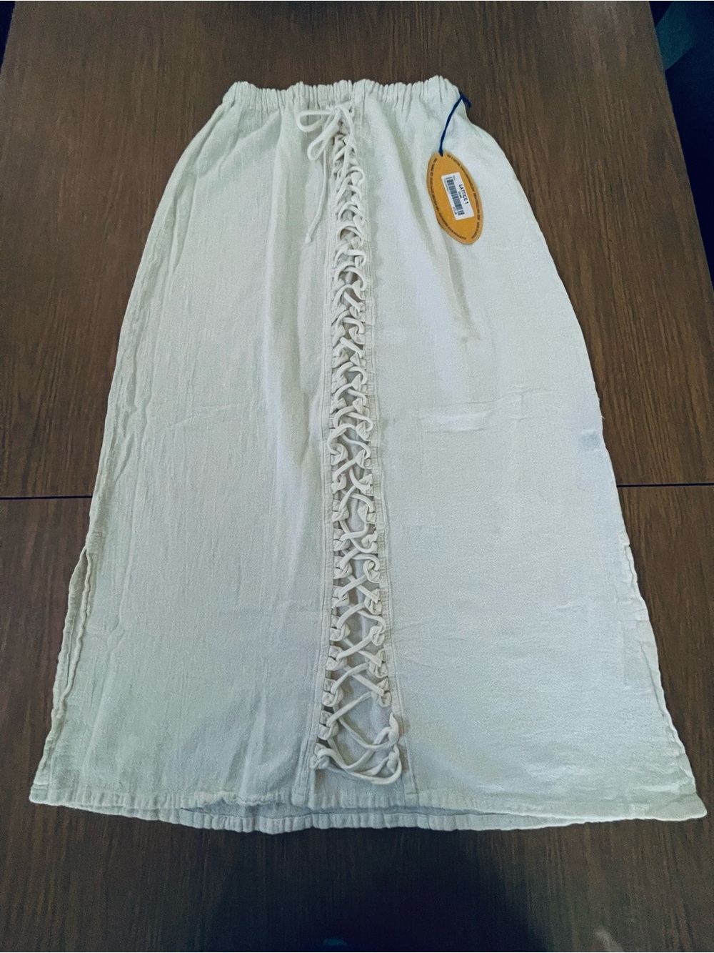 Women’s Cream Lace-Up Midi Skirt 100% cotton. Brand size 1 equals to a size 8/10